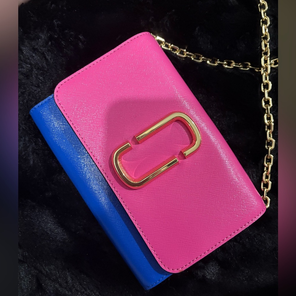 Marc by Marc Jacobs Snapshot Wallet on Chain